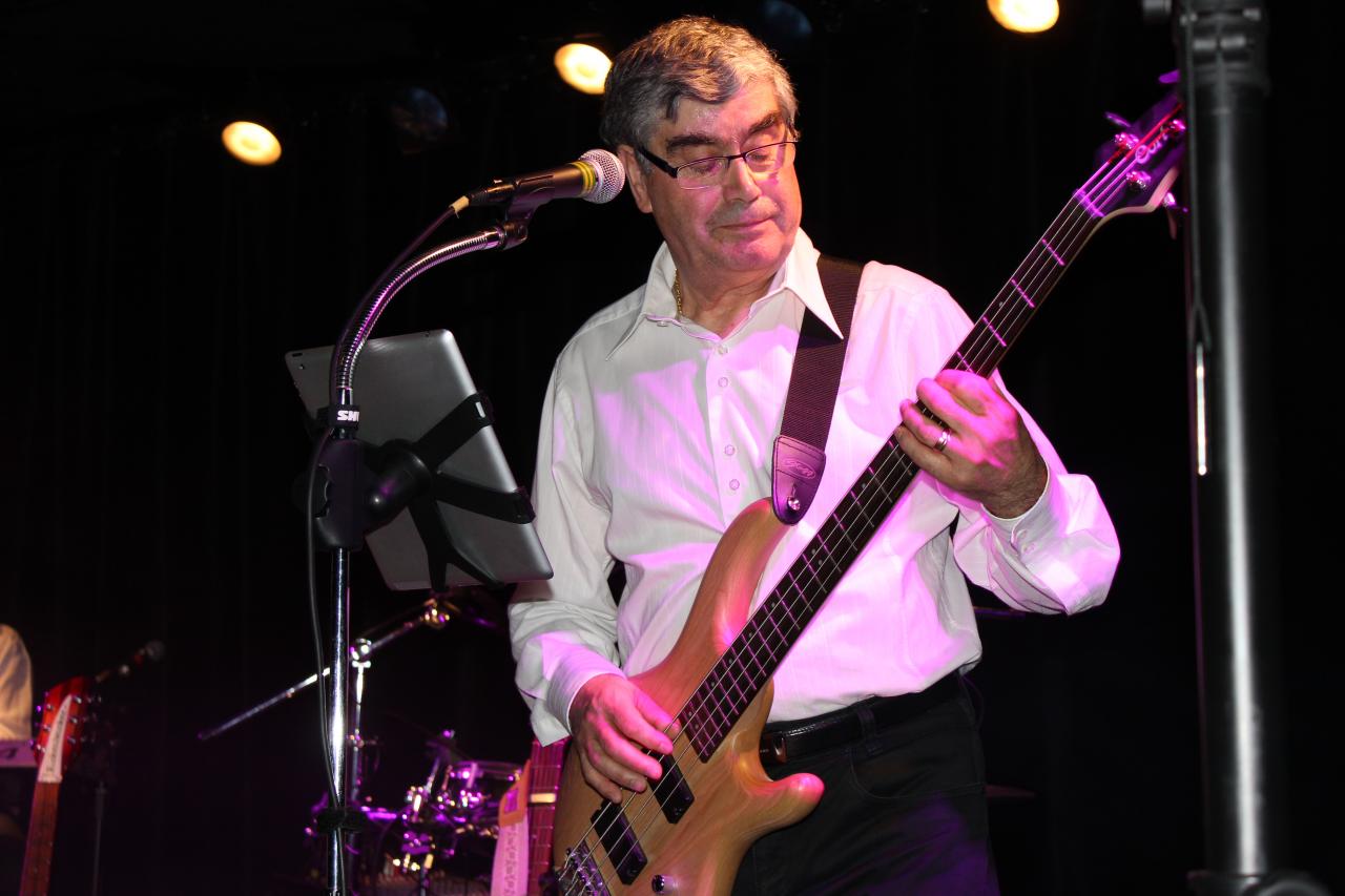 Peppino à la guitare basse